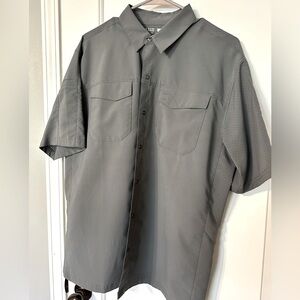 5.11 Men’s gray snap button tactical shirt,light weight, great quality, size Med